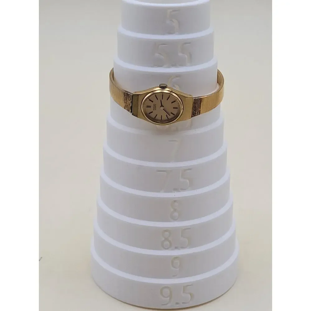 Seiko Quartz 1400-8209 Women's Wristwatch Band Gold Base Metal Tone Finish